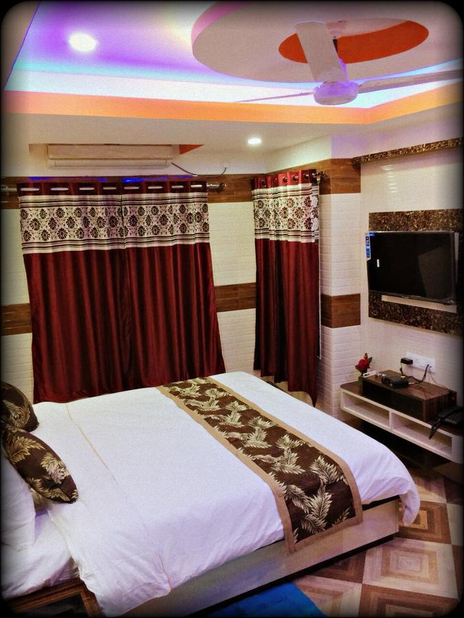 Oyo 16064 Tirupati Lodge Siliguri Exterior foto